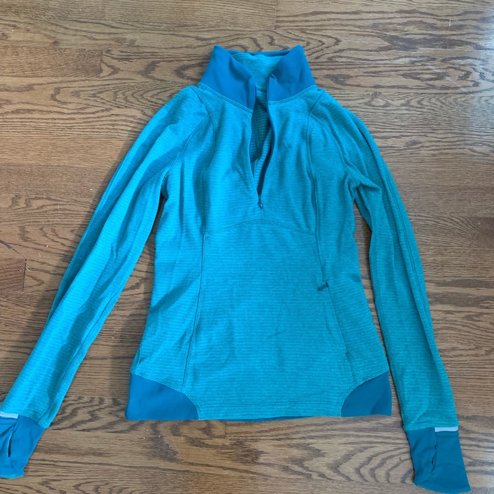 Lululemon half sip long sleeve - size 6
